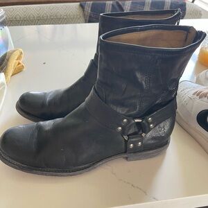 Frye Phillip Harness Short Harness BOOTIE Black LEATHER mens 91/2
